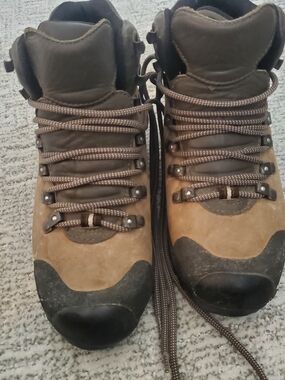 Women's MERRILL Leather  Hiking Boots - Rugged Trail Support